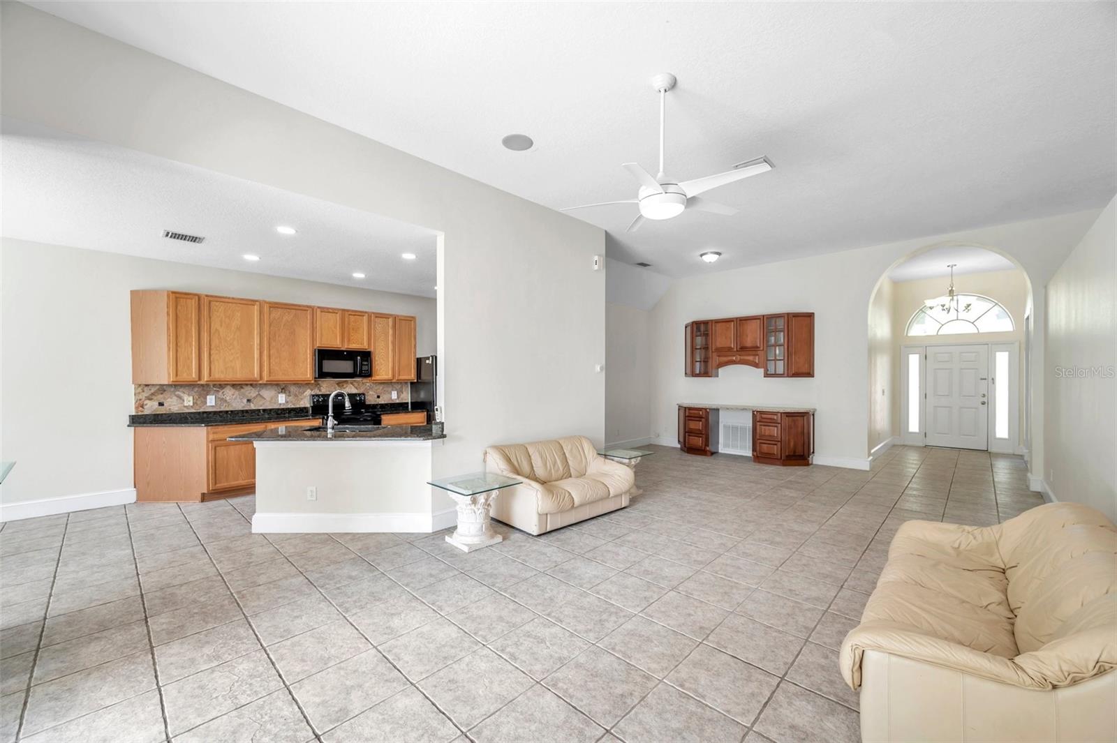 LAKEVIEW VILLAGE SEC M - Residential Lease