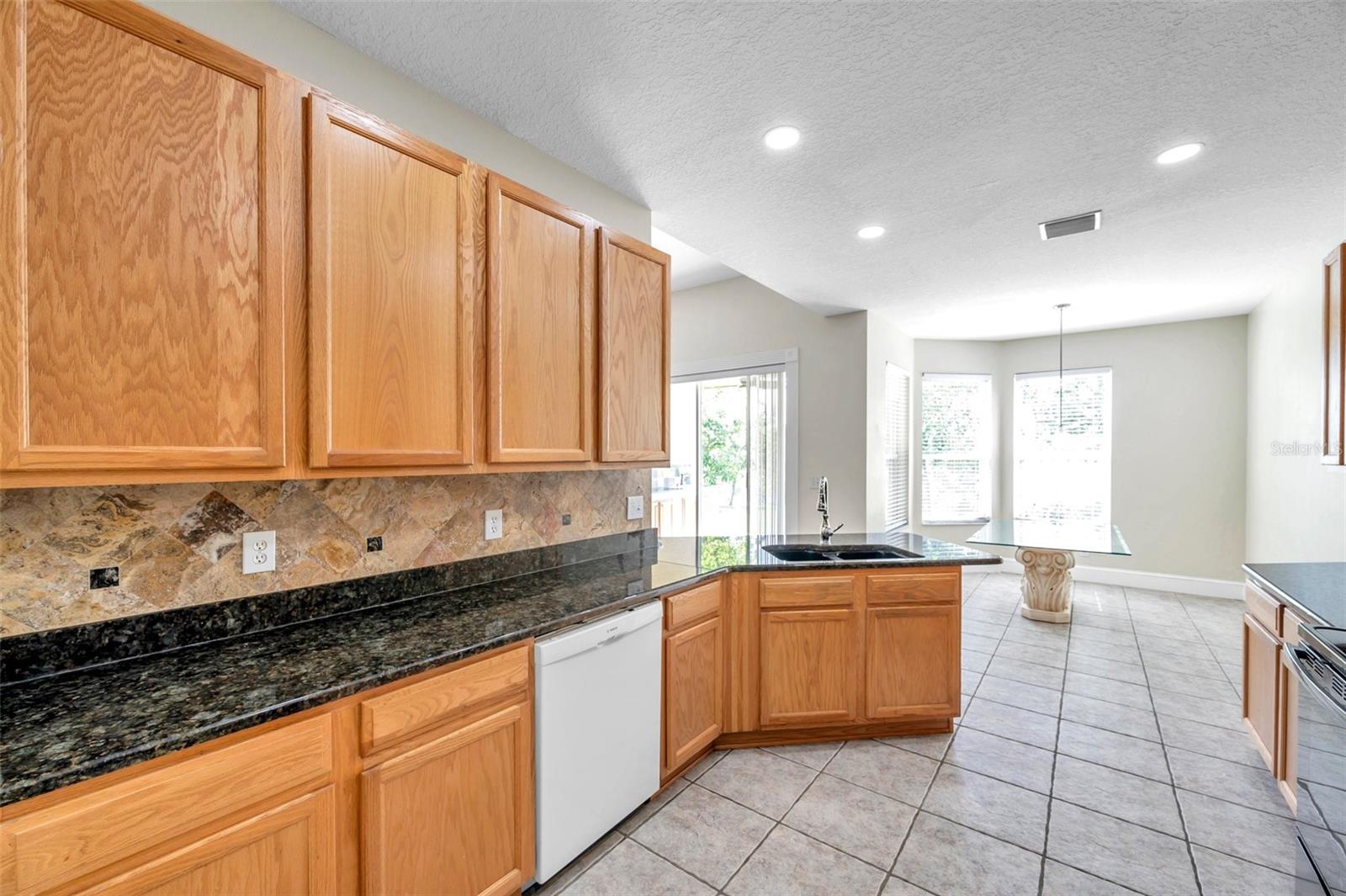 LAKEVIEW VILLAGE SEC M - Residential Lease