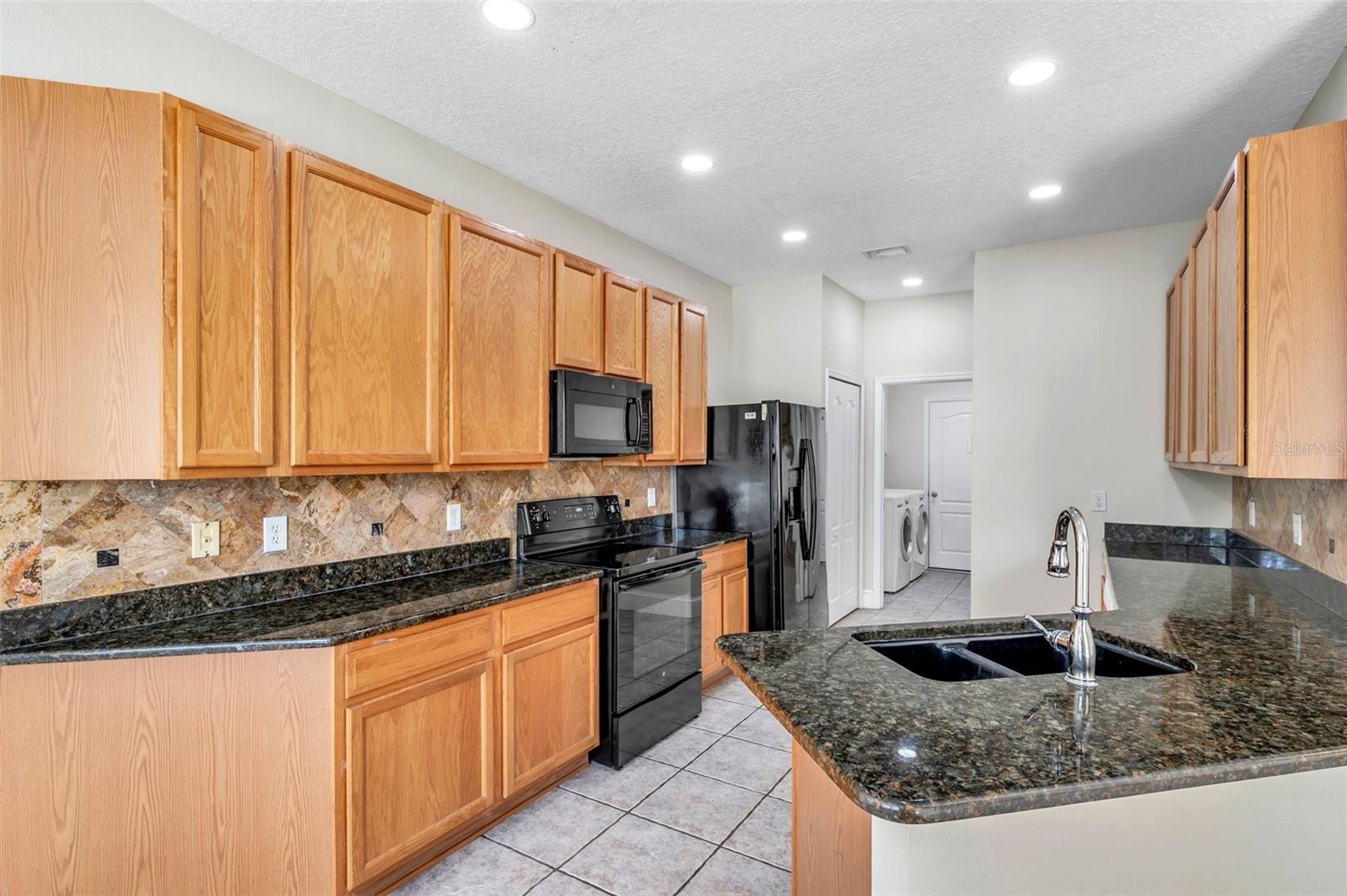 LAKEVIEW VILLAGE SEC M - Residential Lease