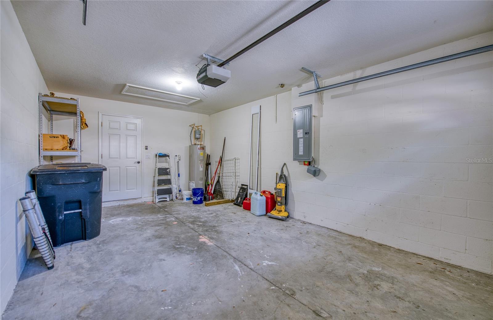 TOWNHOMES AT NORTH LAKE - Residential