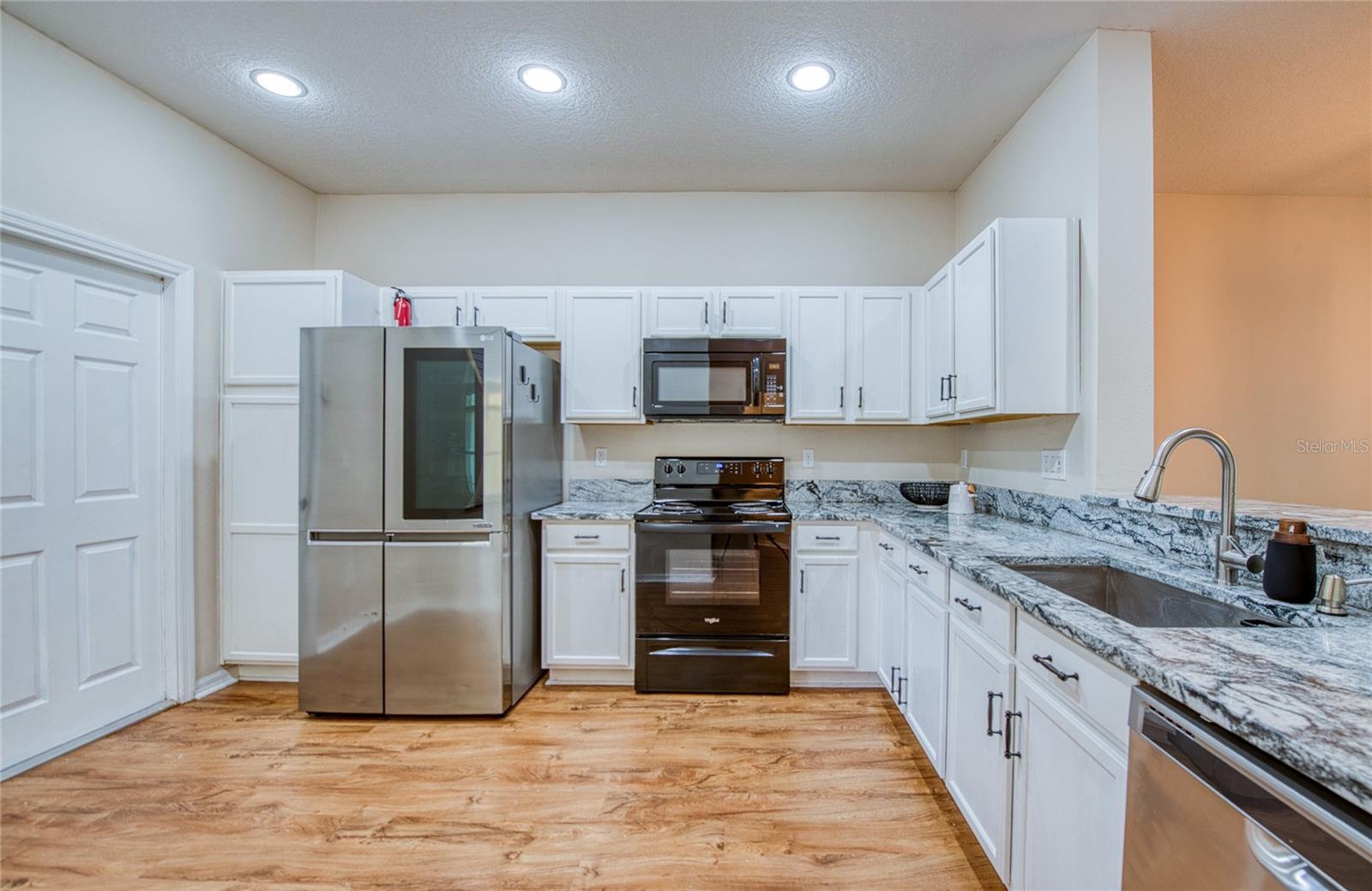 TOWNHOMES AT NORTH LAKE - Residential