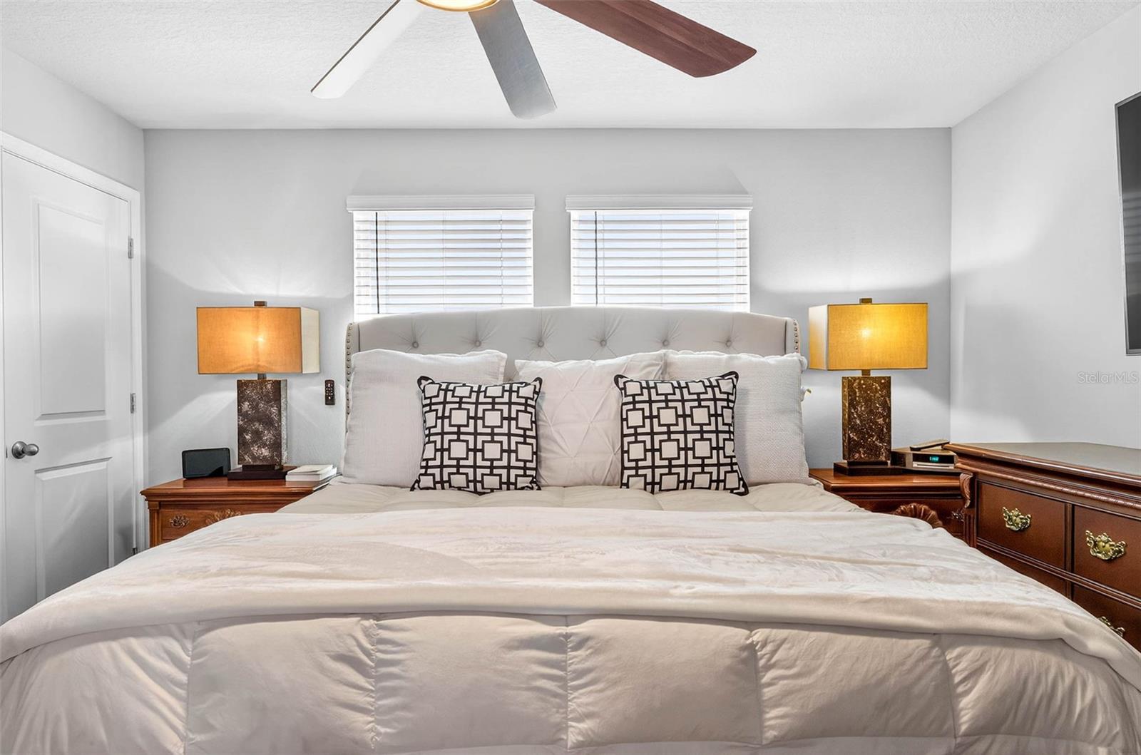 VOLANTI - Residential Lease