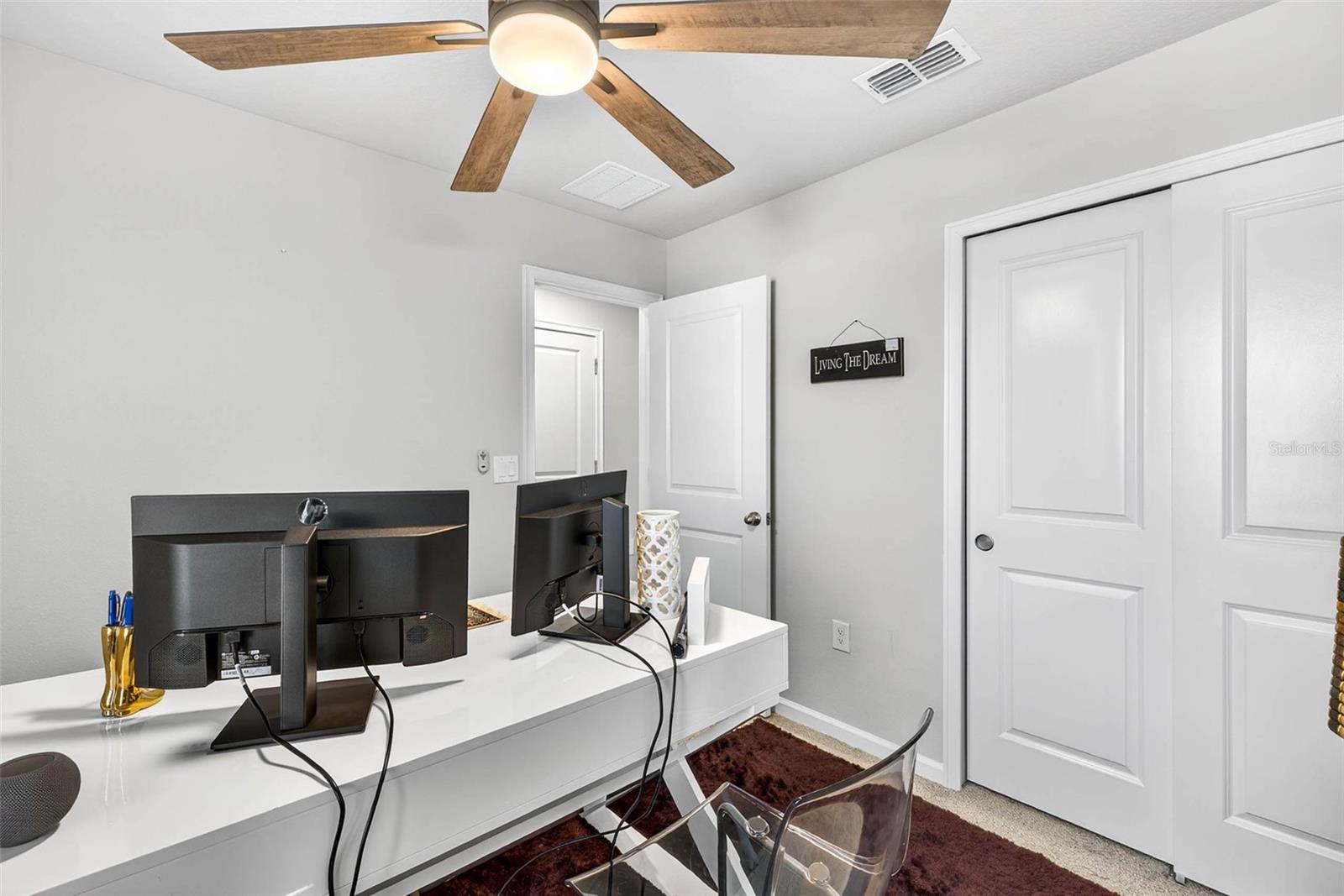 VOLANTI - Residential Lease