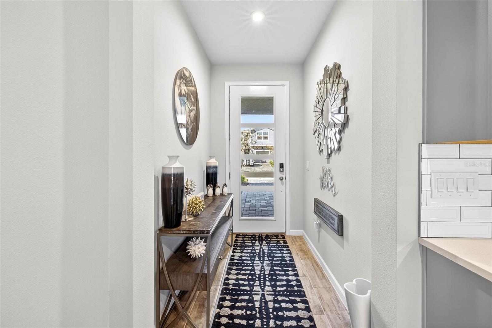 VOLANTI - Residential Lease