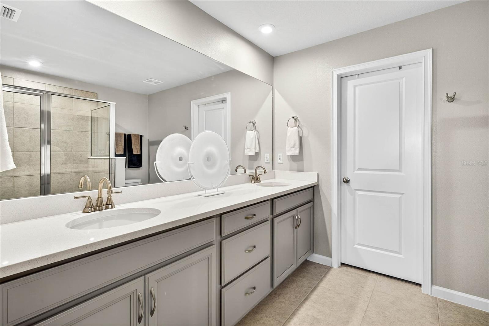 VOLANTI - Residential Lease