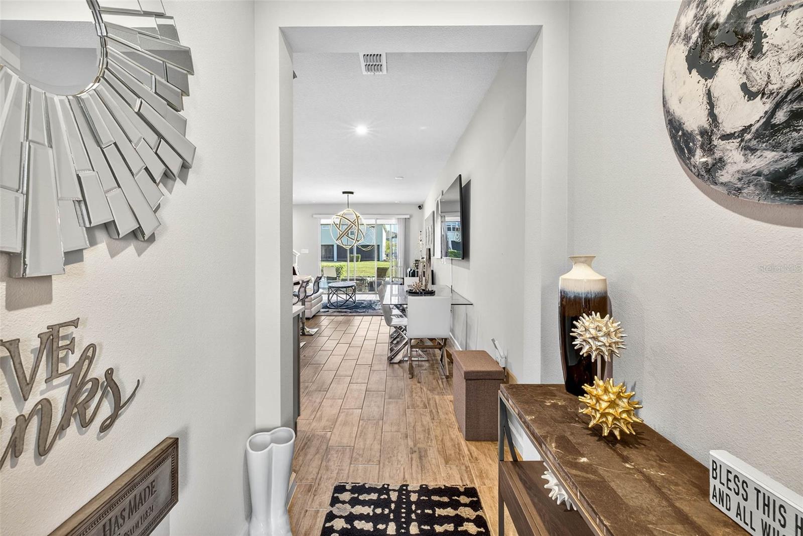 VOLANTI - Residential Lease