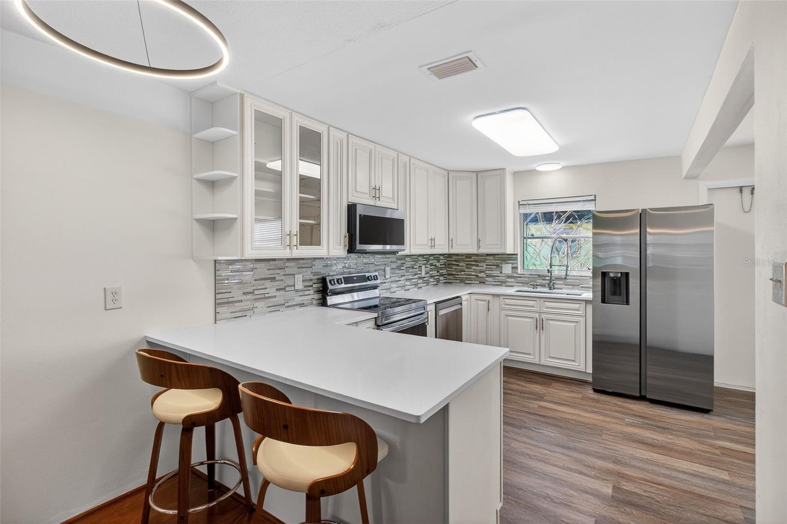 7060 LAFAYETTE N 7060