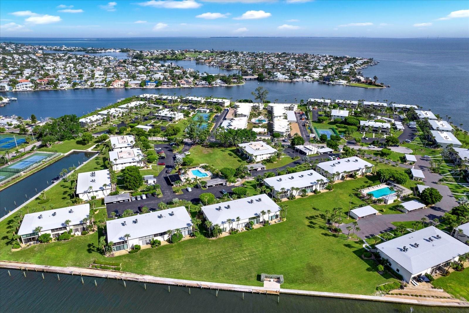 WESTBAY POINT & MOORINGS II - Residential