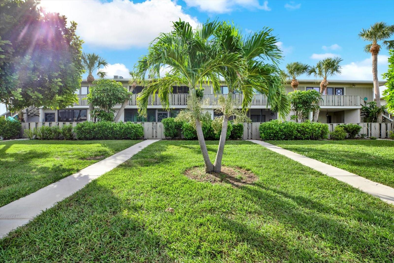 WESTBAY POINT & MOORINGS II - Residential