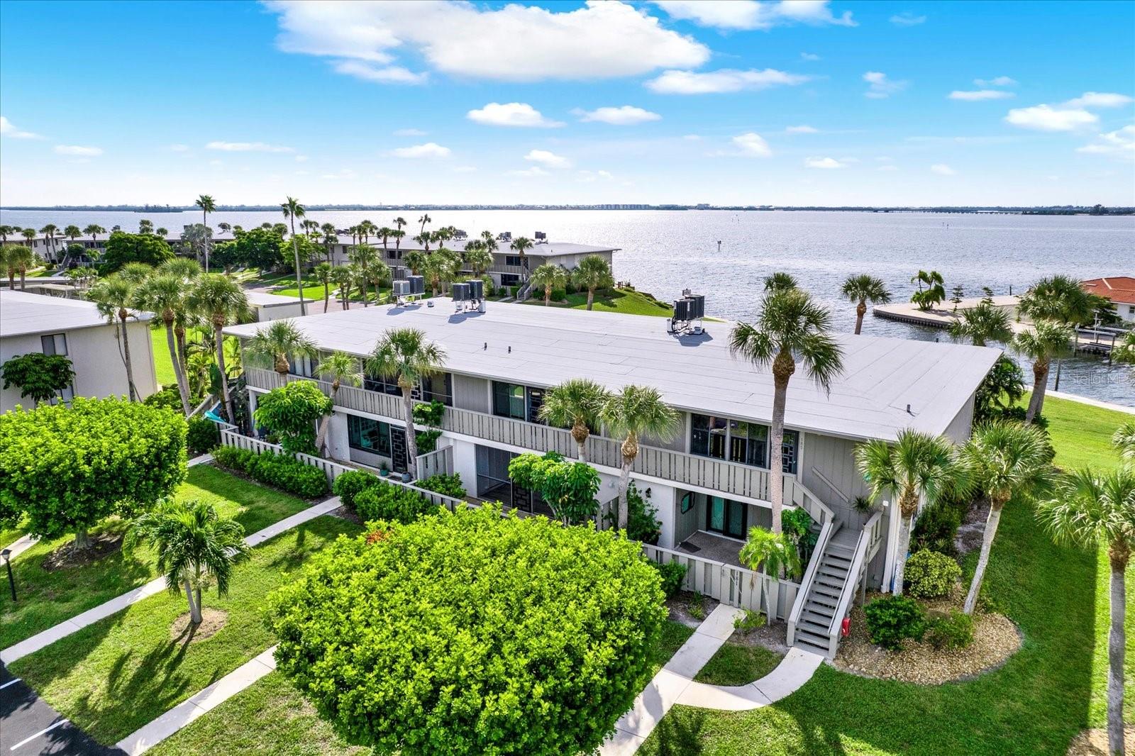 WESTBAY POINT & MOORINGS II - Residential