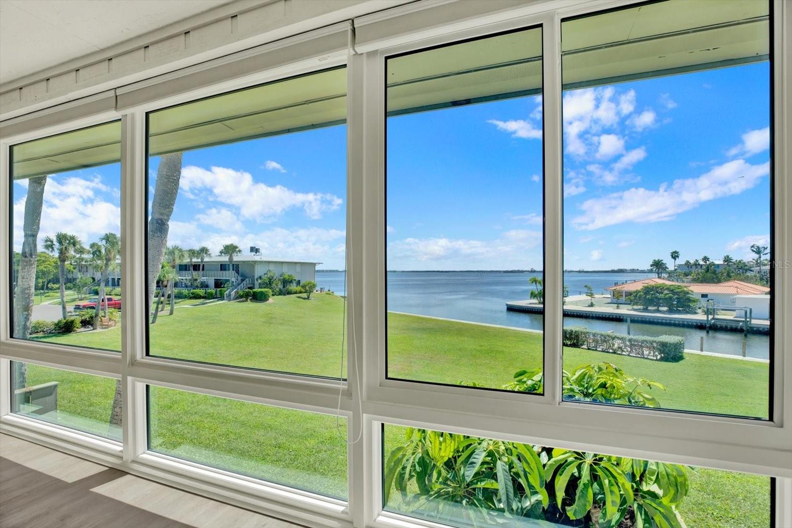 WESTBAY POINT & MOORINGS II - Residential