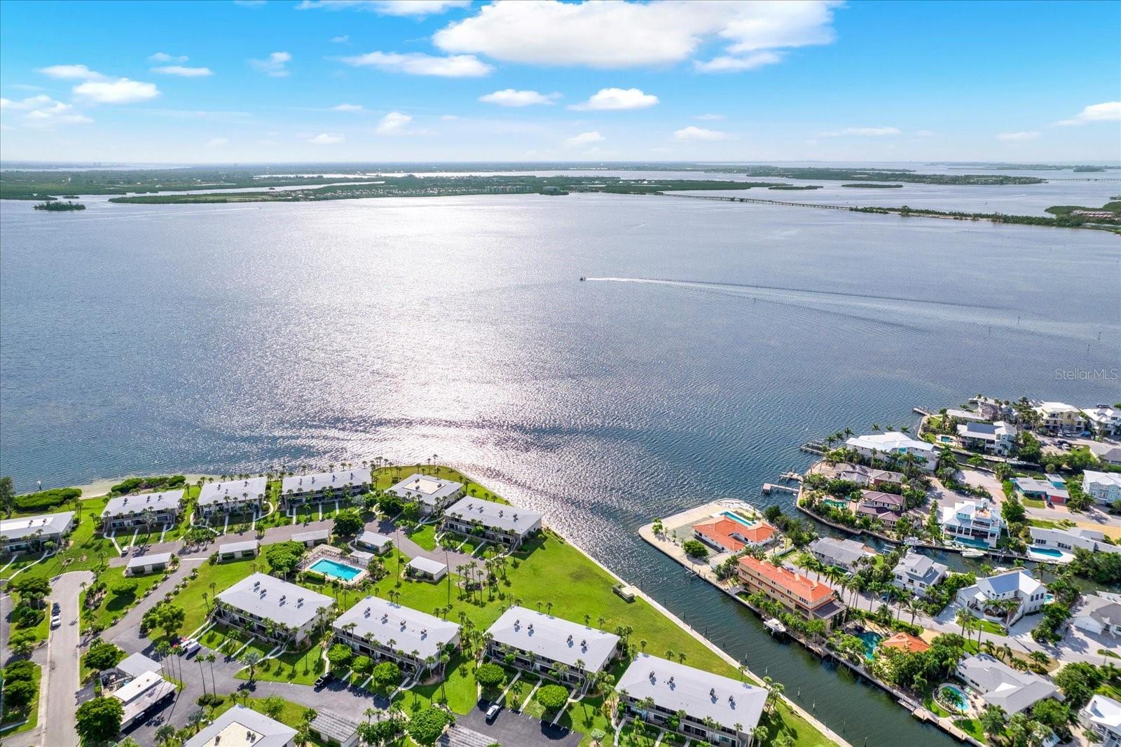 WESTBAY POINT & MOORINGS II - Residential