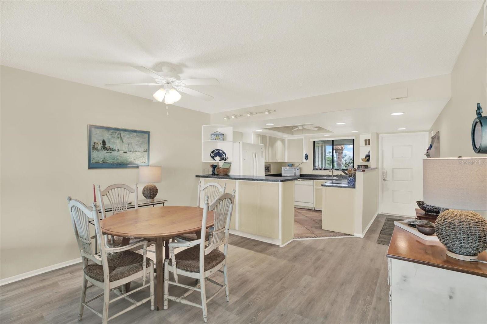 WESTBAY POINT & MOORINGS II - Residential