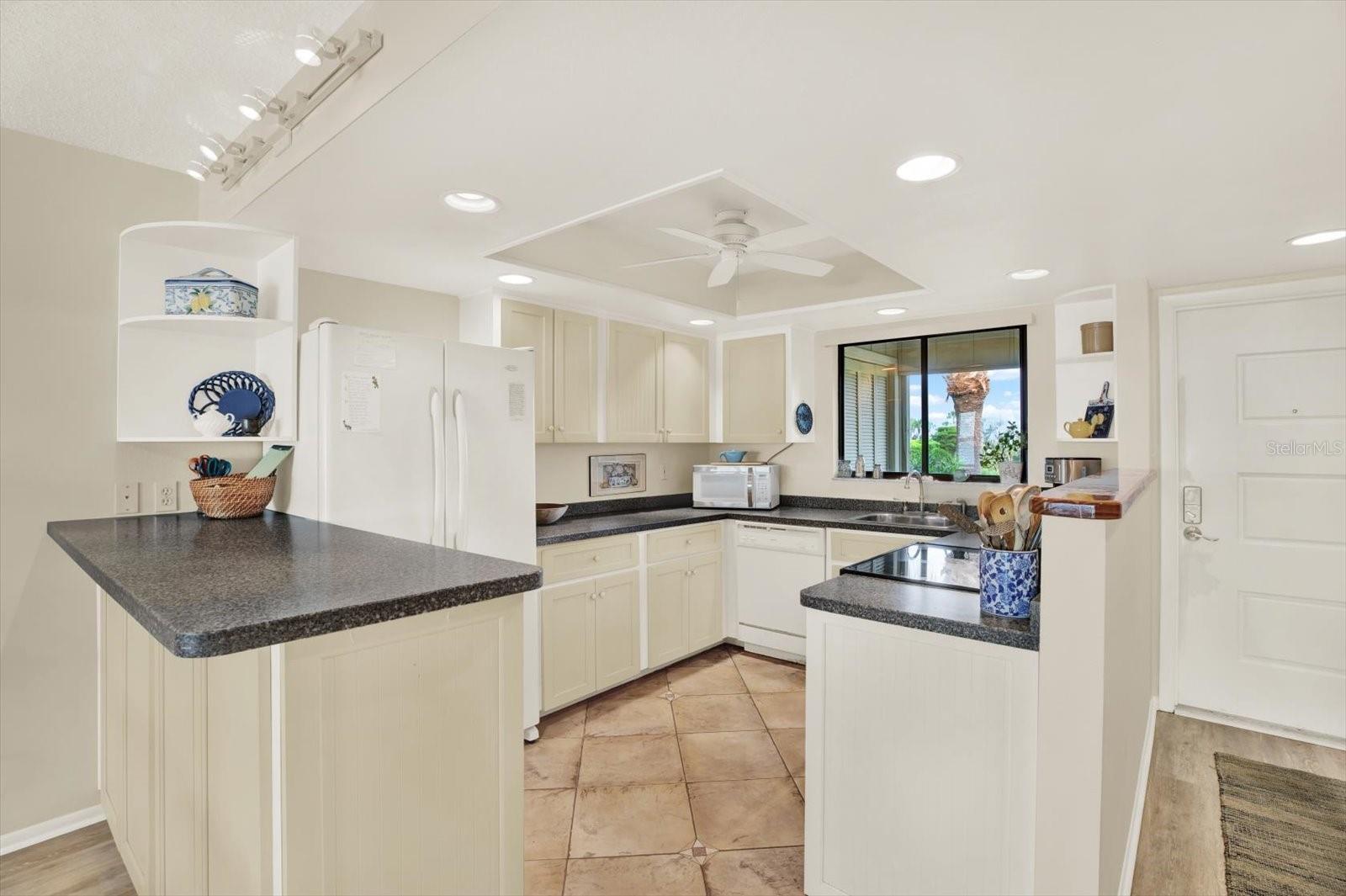 WESTBAY POINT & MOORINGS II - Residential