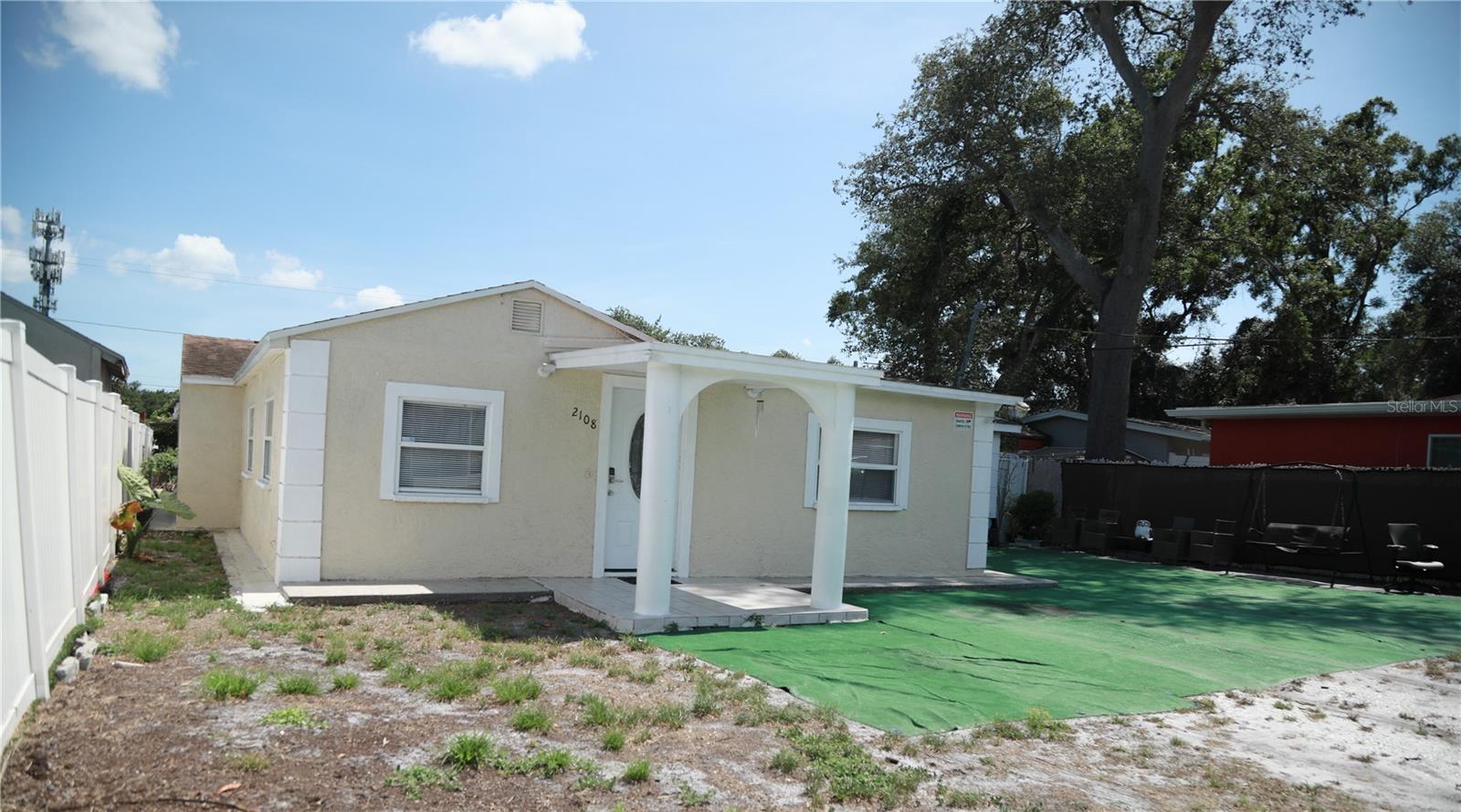 2108 W COMANCHE AVENUE