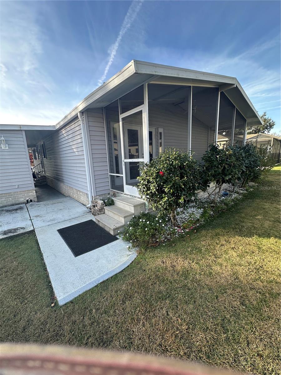 LADY LAKE ORANGE BLOSSOM GARDENS UNIT 08 - Residential