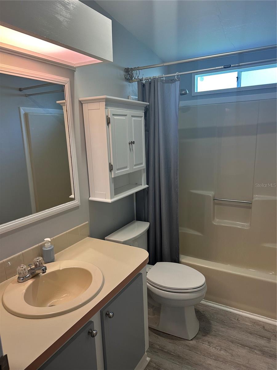 LADY LAKE ORANGE BLOSSOM GARDENS UNIT 08 - Residential