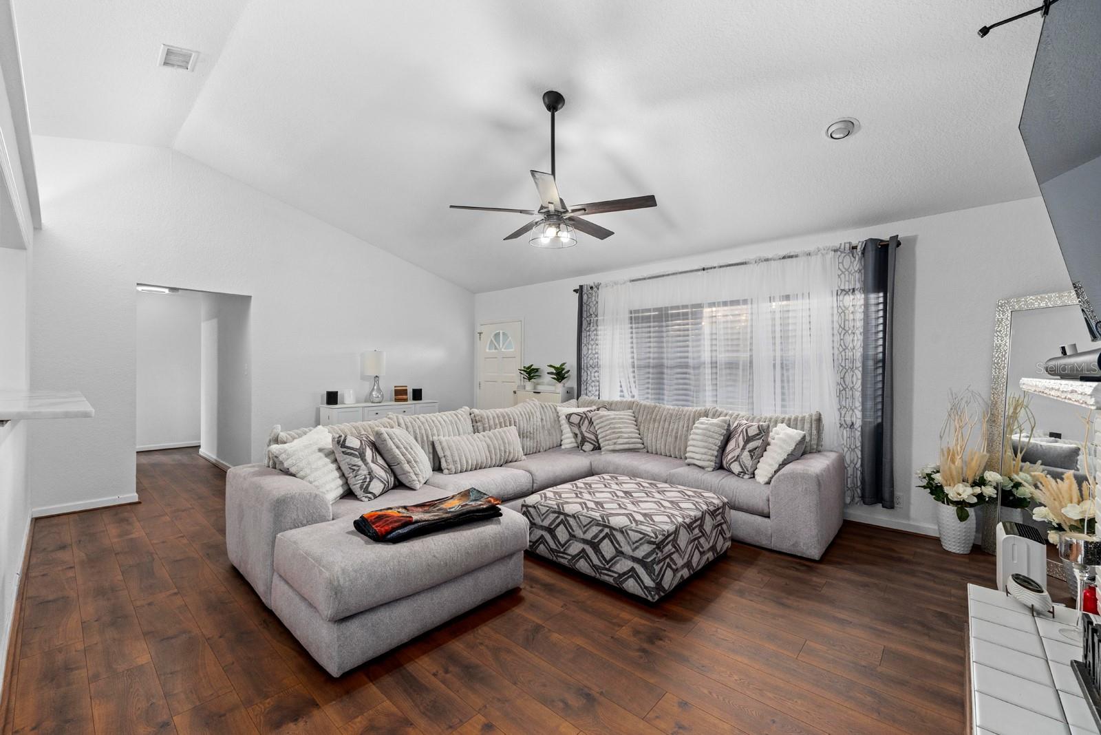 ROSERY GROVE VILLA 1ST ADD - Residential