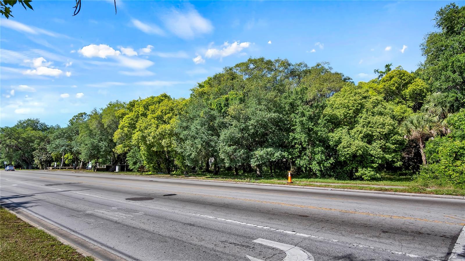 AMBASSADOR PARK - Land