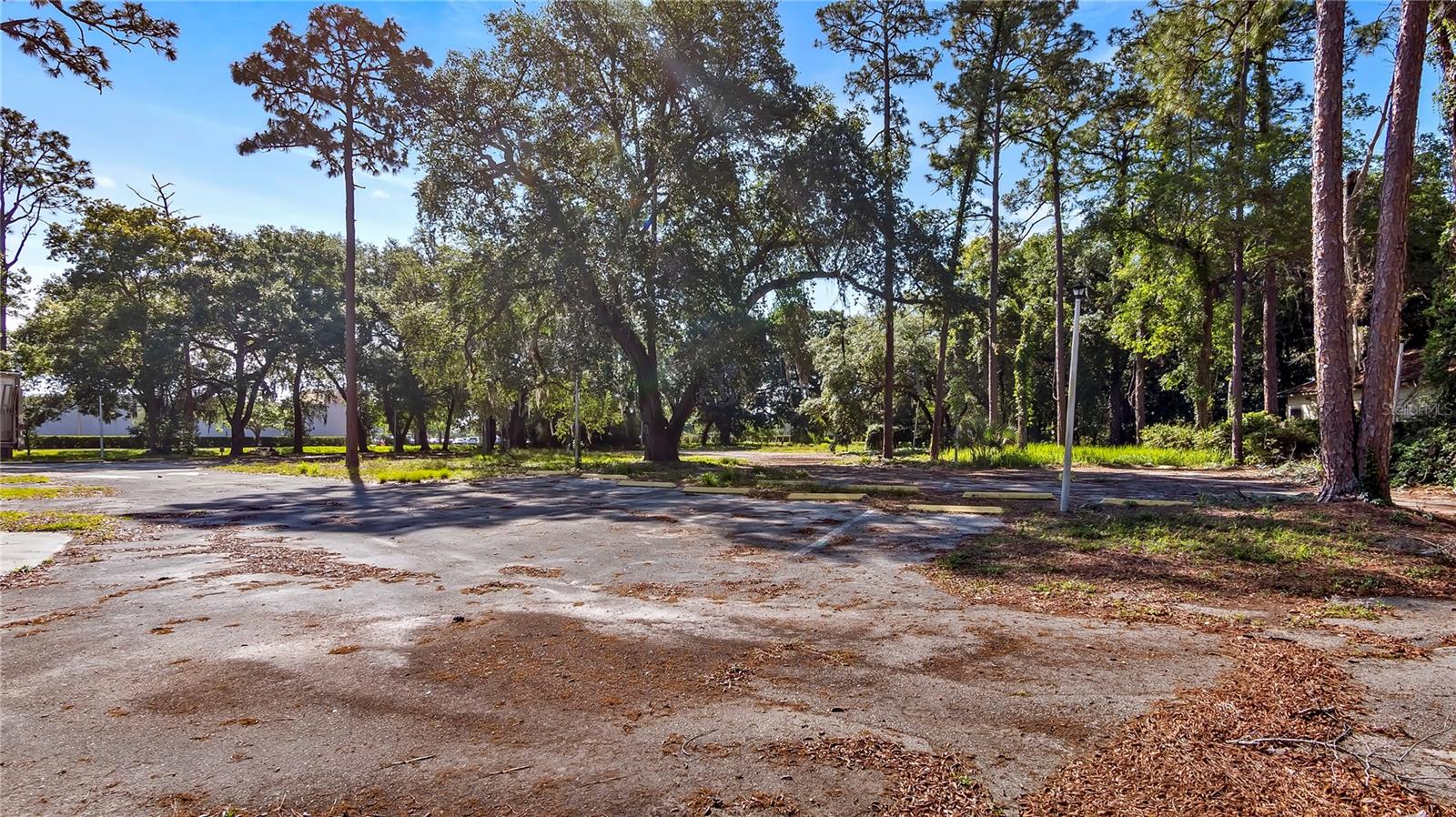 AMBASSADOR PARK - Land