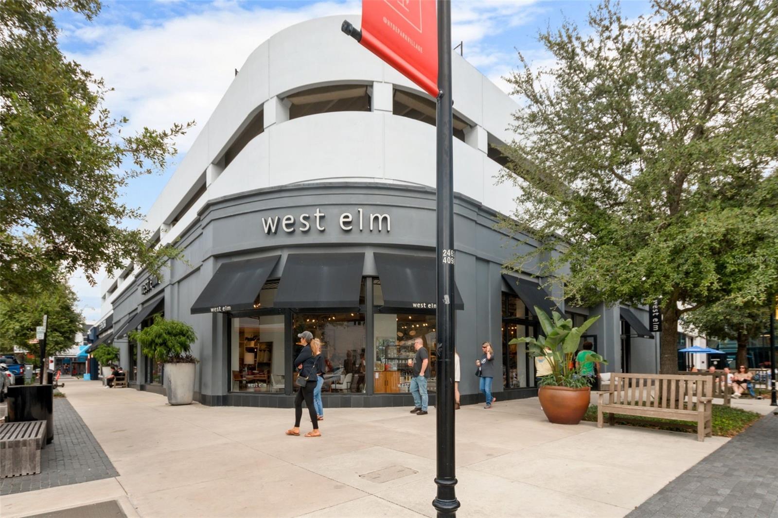 HYDE PARK WALK A CONDO - Residential