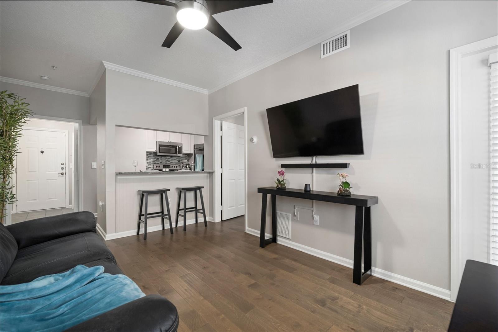 HYDE PARK WALK A CONDO - Residential