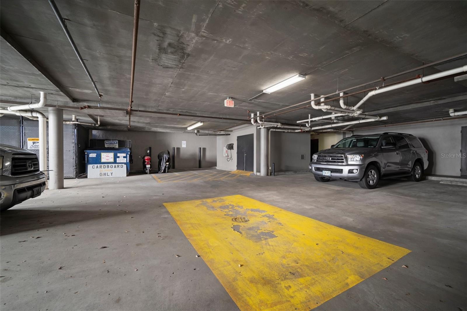 HYDE PARK WALK A CONDO - Residential