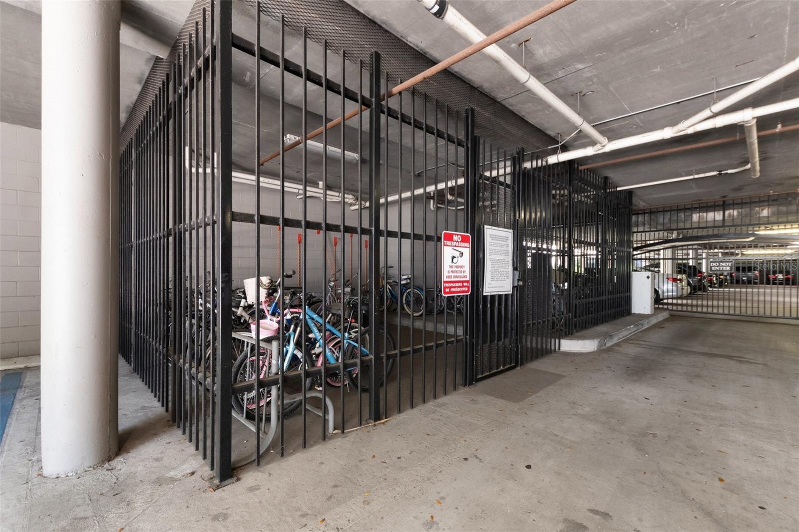 HYDE PARK WALK A CONDO - Residential