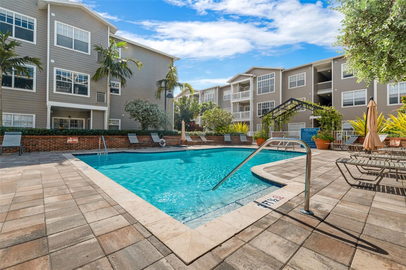 HYDE PARK WALK A CONDO - Residential