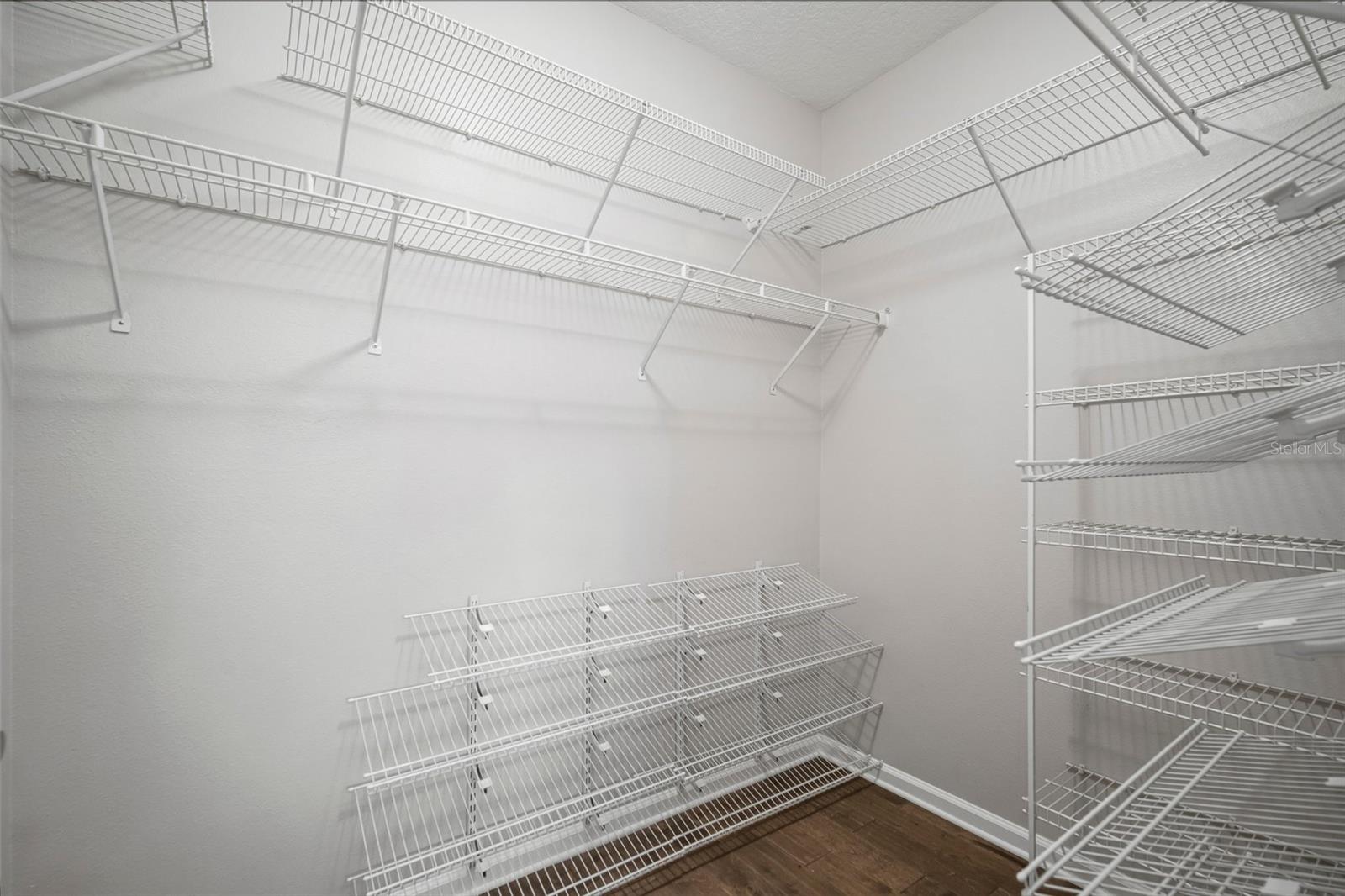 HYDE PARK WALK A CONDO - Residential