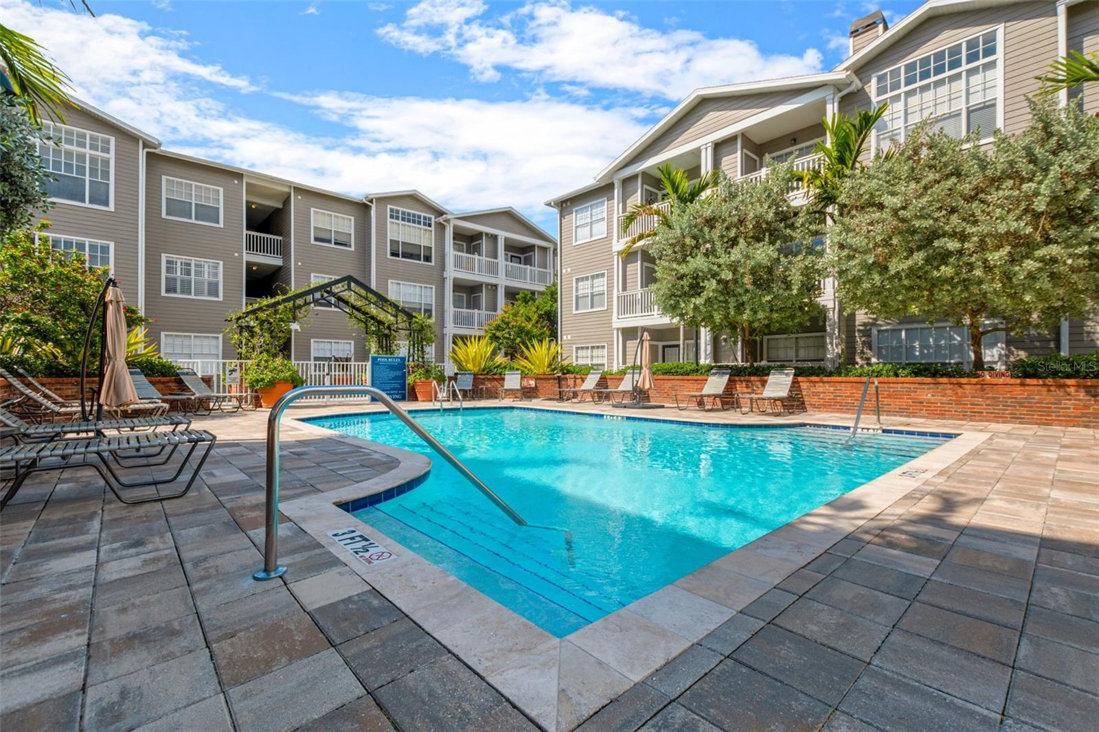 HYDE PARK WALK A CONDO - Residential