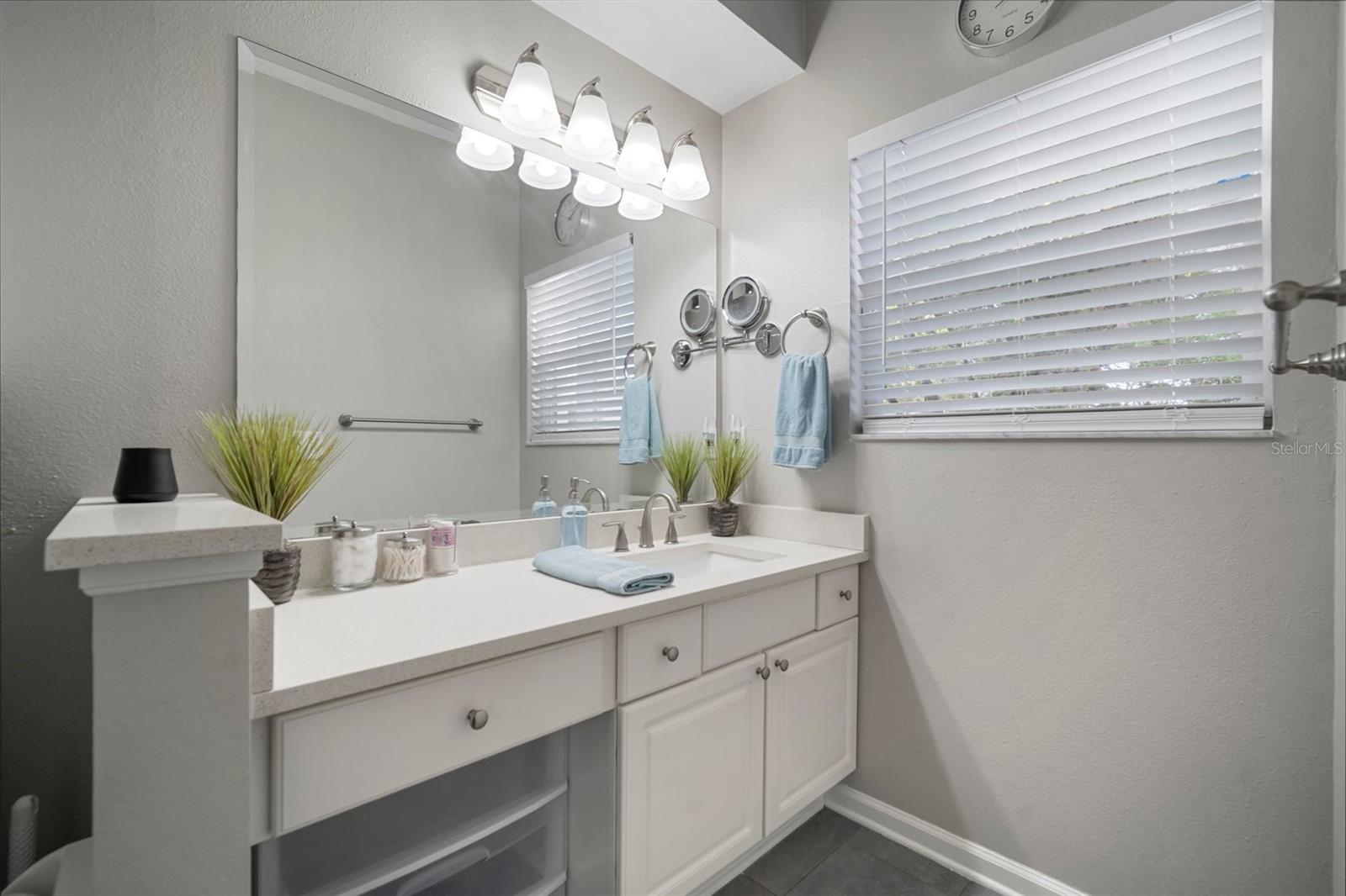 HYDE PARK WALK A CONDO - Residential