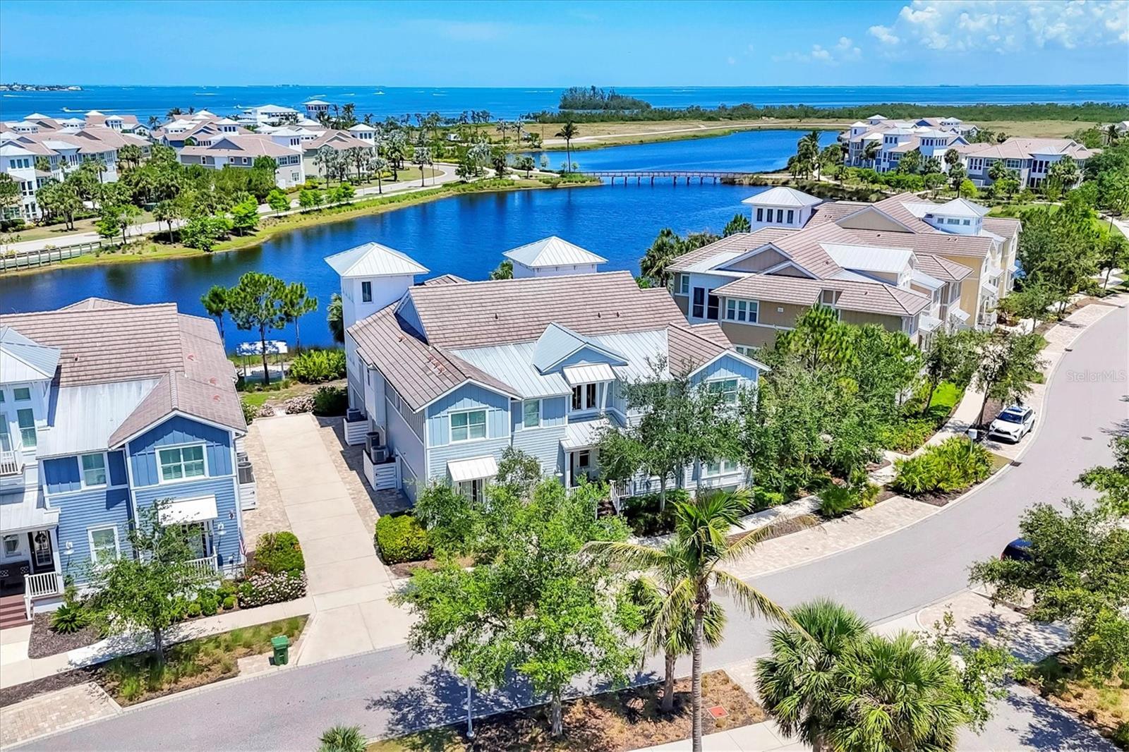 262 SAPPHIRE LAKE DRIVE 202