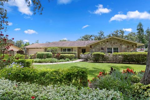 Photo of 818 Gascon Place, Temple Terrace, FL 33617 (MLS # TB8404651)