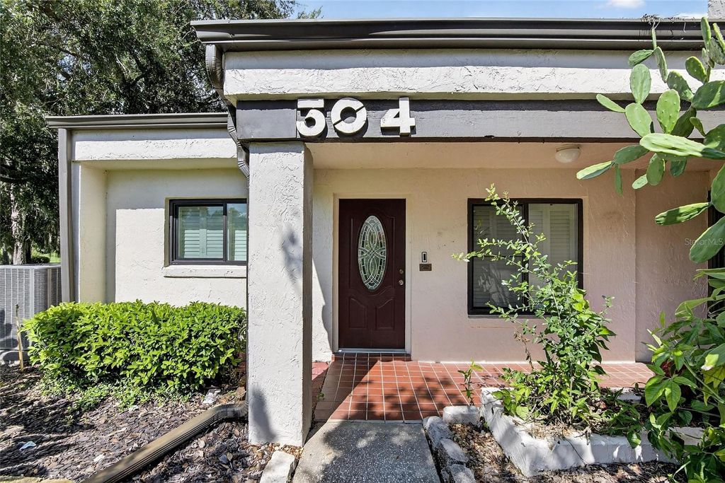 Photo of 304 Valencia Court N, Plant City, FL 33566 (MLS # TB8428832)