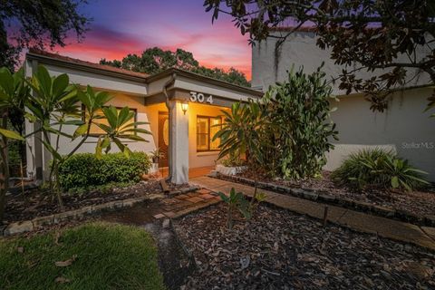Photo of 304 Valencia Court N, Plant City, FL 33566 (MLS # TB8428832)