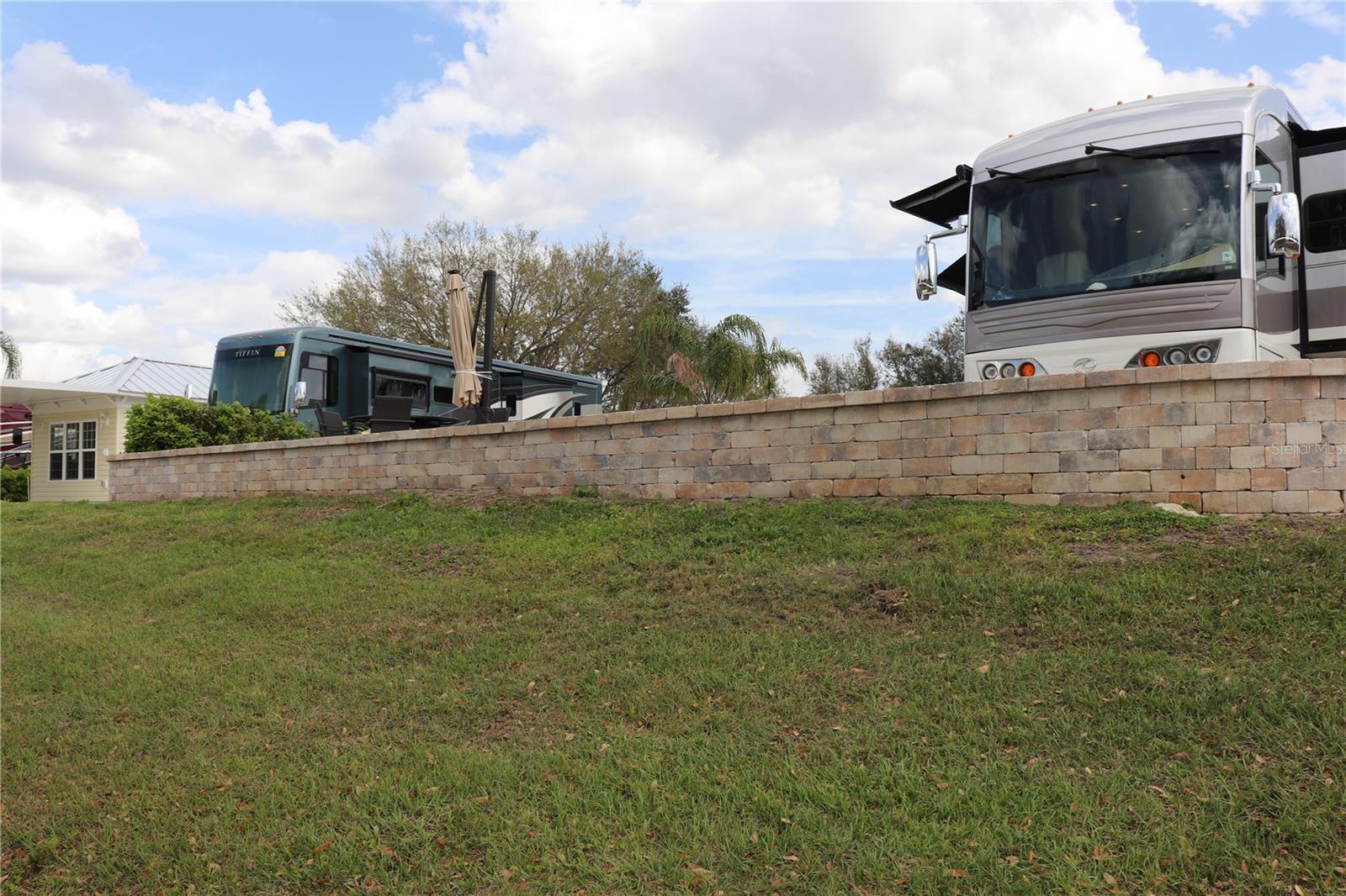 FLORIDA GRANDE MOTOR COACH RESORT - Land
