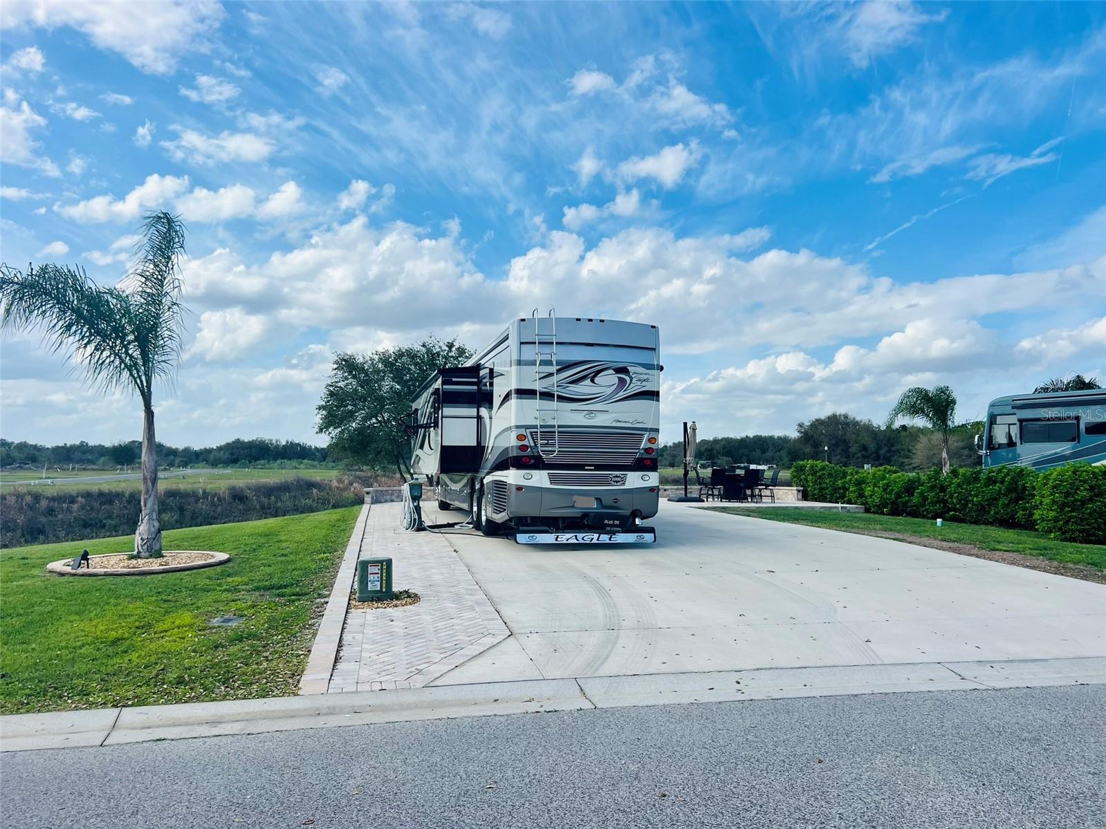FLORIDA GRANDE MOTOR COACH RESORT - Land