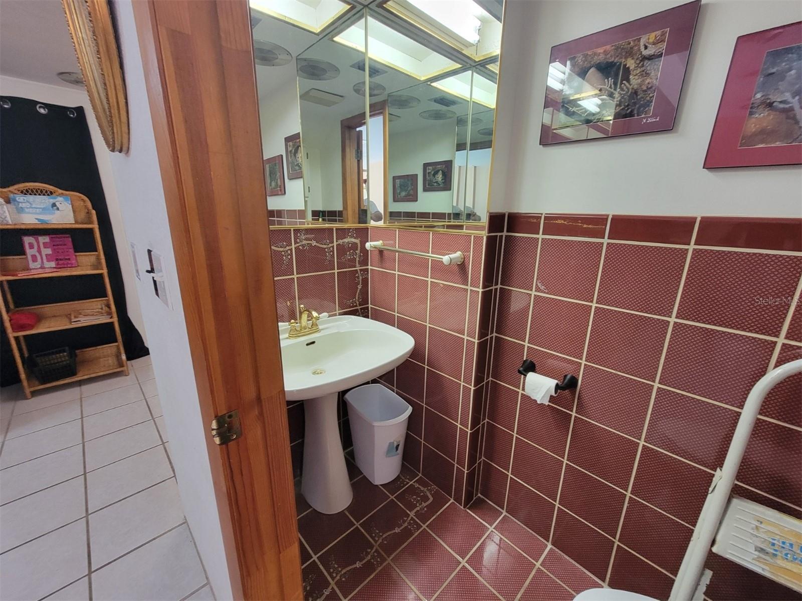 PARADISE LAKES RESORT CONDO - Residential