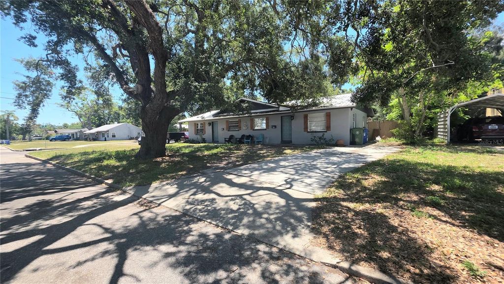 Photo of 2126 2nd Avenue E, Bradenton, FL 34208 (MLS # A4692244)