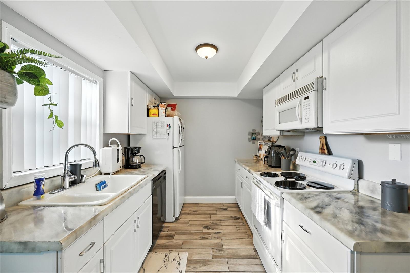 HIDDEN OAKS CONDO PH 01 - Residential