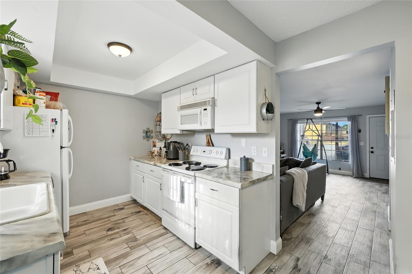 HIDDEN OAKS CONDO PH 01 - Residential