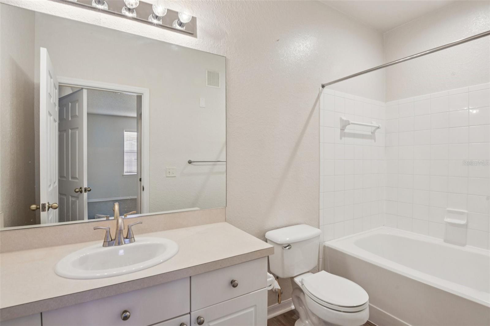 THE ENCLAVE AT RICHMOND PLACE - Residential