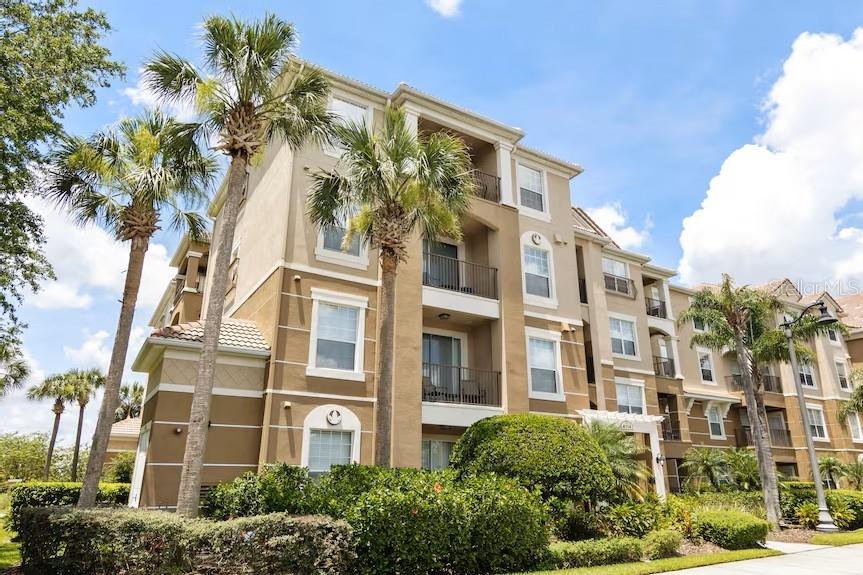 Discover this amazing opportunity: a beautiful 3-bedroom, 2-bathroom condo, fully furnished and tastefully decorated, ready for you to move in or start generating income right away. Featuring a spacious balcony to relax and enjoy the view, this turnkey property is perfect as a vacation home, an income-producing investment, or your new residence.
The well-designed floor plan offers spacious and comfortable living areas, a fully equipped kitchen, an open-concept living/dining space, and cozy bedrooms. All furniture, décor, and essential items are included, making it easy to start renting or enjoy immediately.
Ideally located close to Universal's new EPIC Park, International Drive, several shopping options, and prime dining locations, this property offers convenience, comfort, and great investment potential.
