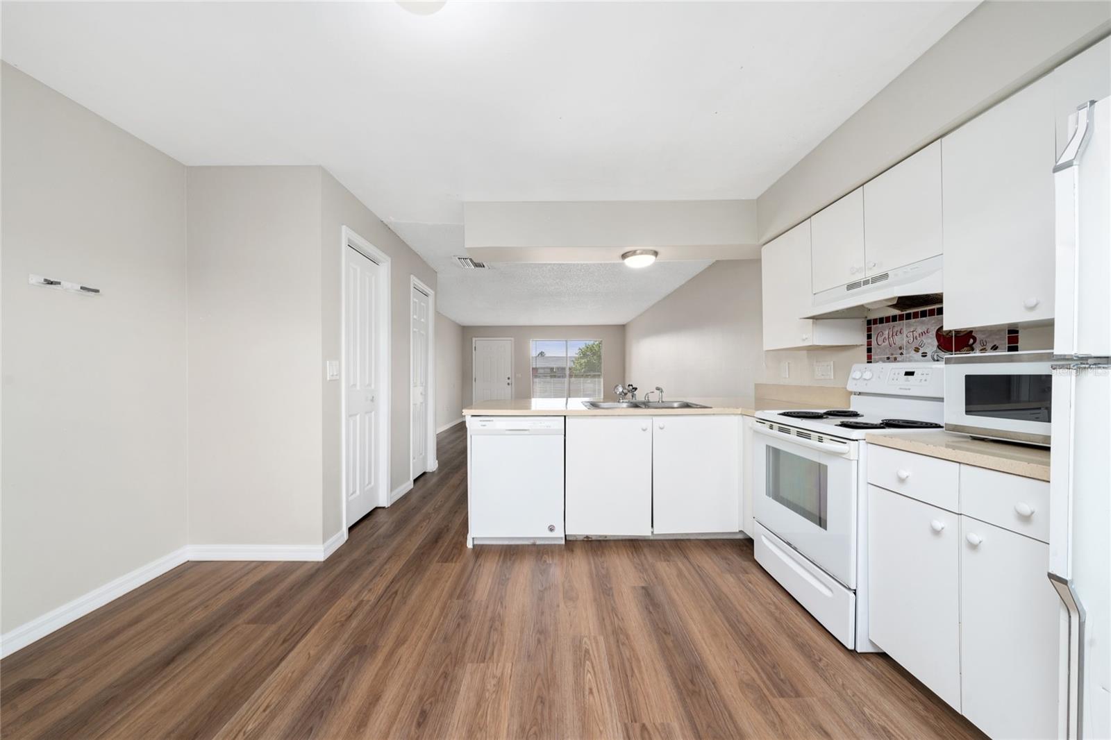 VILLA DEL SOL CONDO - Residential Lease