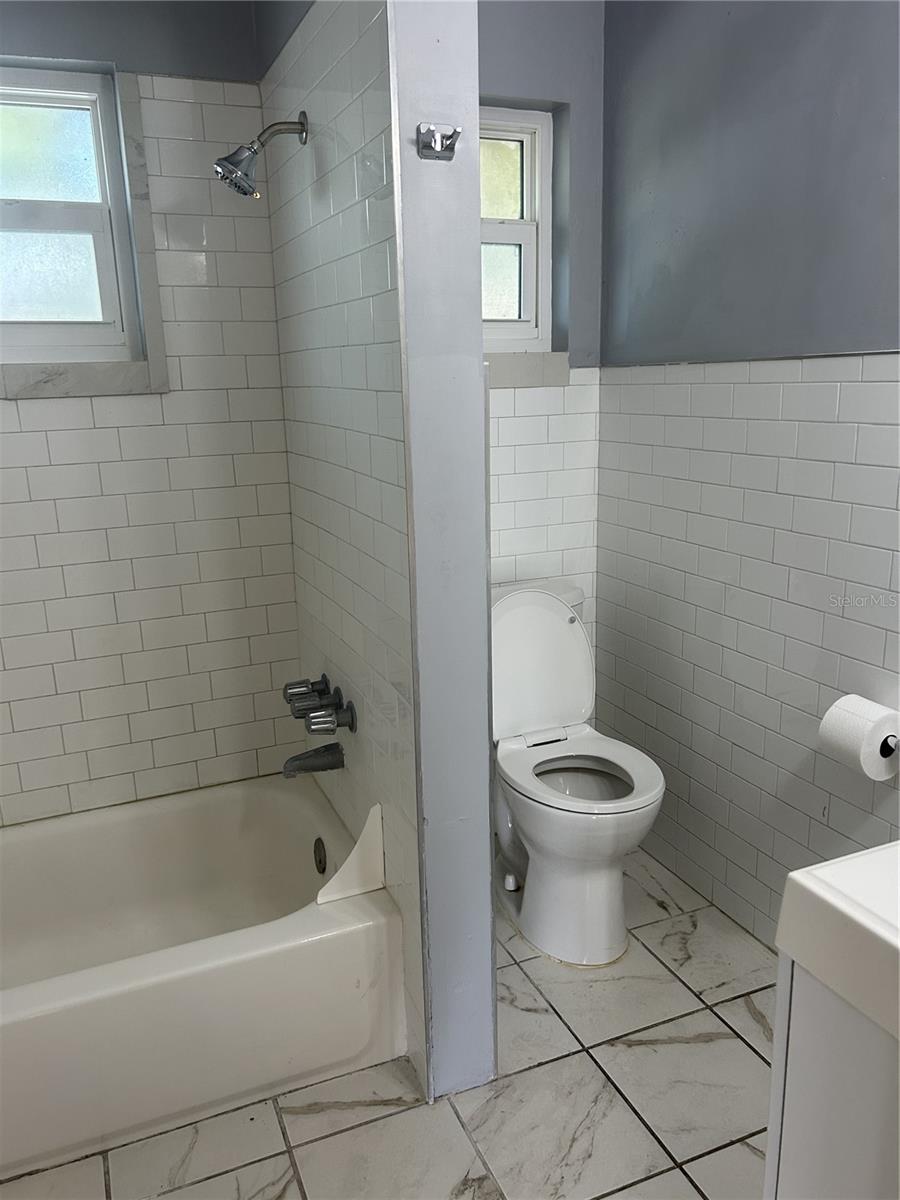 BARCELO PARK - Residential Lease