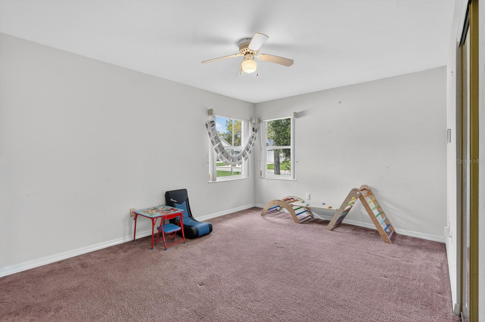 PINE LAKES - Residential