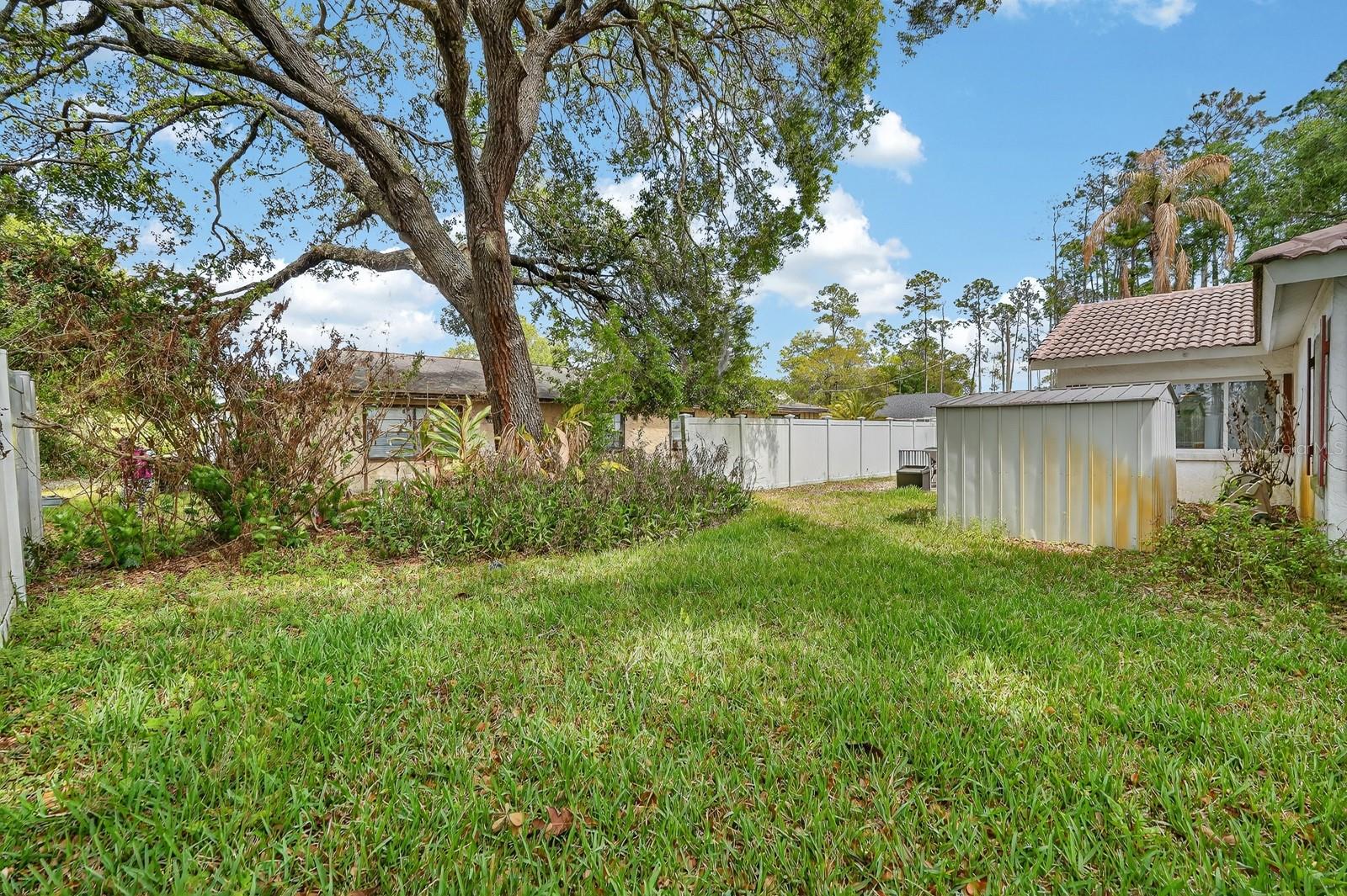 PINE LAKES - Residential