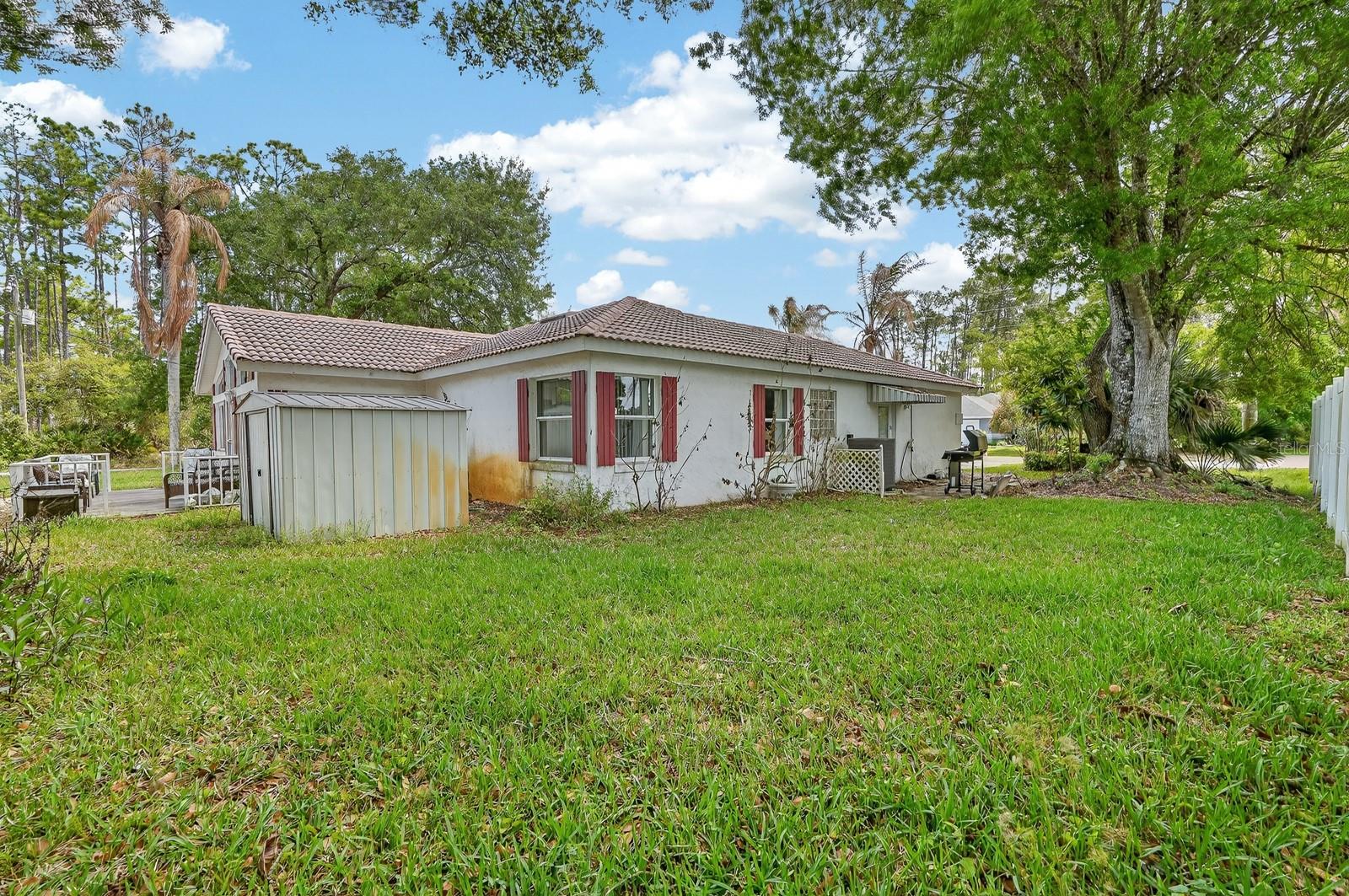 PINE LAKES - Residential