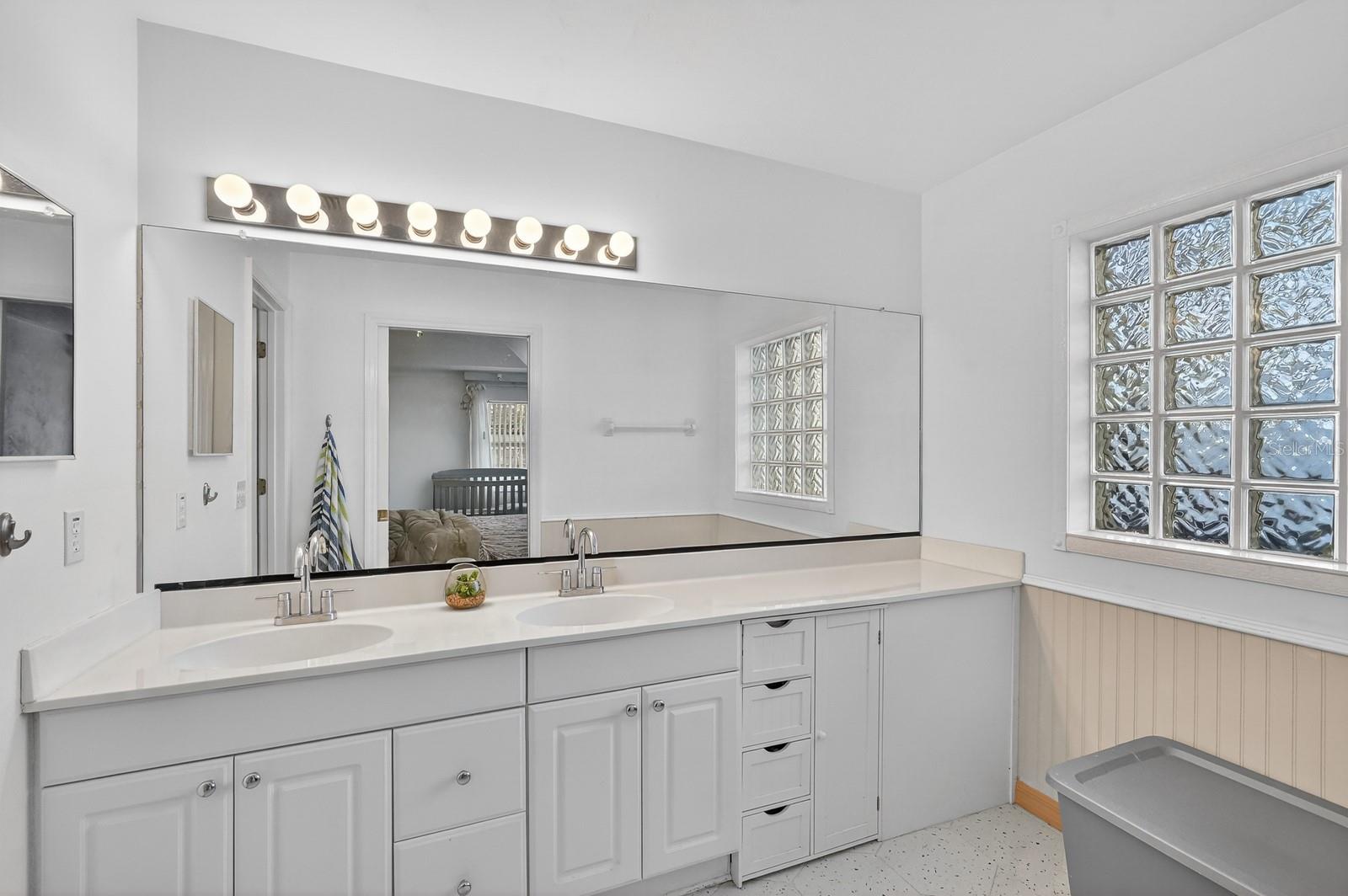 PINE LAKES - Residential